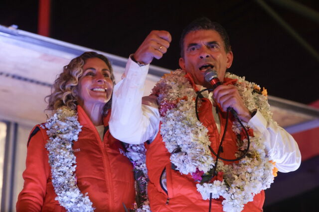 Βολιβία: Ο κεντροδεξιός γερουσιαστής Πας εκλέγεται πρόεδρος