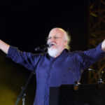 Ο πολιτικός κόσμος αποχαιρετά τον Διονύση Σαββόπουλο