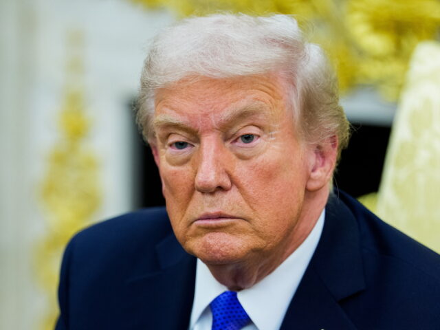 Ο Τραμπ κατέθεσε αγωγή 5 δισ. δολ. κατά του BBC για συκοφαντική δυσφήμιση