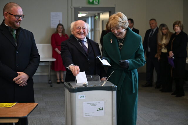 Η Ιρλανδία στις κάλπες για τον επόμενο πρόεδρο