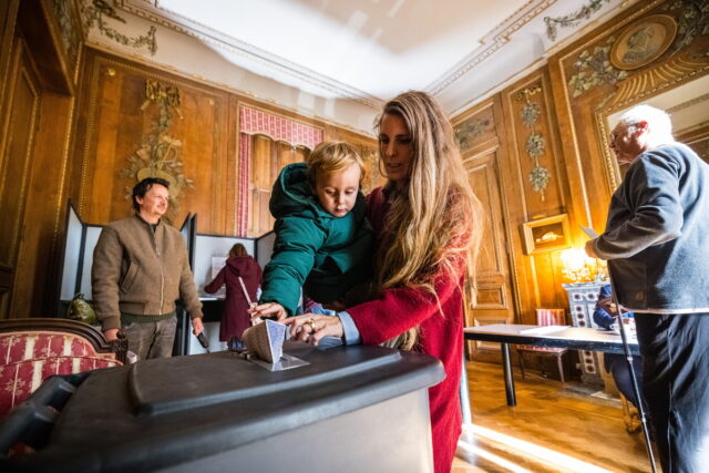 Η Ολλανδία ψηφίζει εν μέσω πολιτικής αστάθειας και πόλωσης