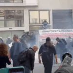 Ξύλο και χημικά από την ΕΛΑΣ σε διαμαρτυρία εκπαιδευτικών στο Μεταξουργείο