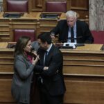 Κόντρα Βασίλη Κικίλια – Ντόρας Μπακογιάννη μετά την ΕΔΕ για τον Λιμενάρχη Χανίων