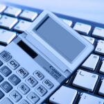 TaxCalc: Δείτε πόσο φόρο θα πληρώσετε το 2025 και το 2026