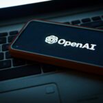 OpenAI: 1,2 εκατ. χρήστες εκφράζουν αυτοκτονικές τάσεις στο ChatGPT