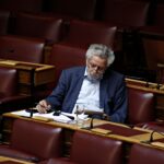 Ο Θοδωρής Δρίτσας παίρνει την έδρα του Αλέξη Τσίπρα