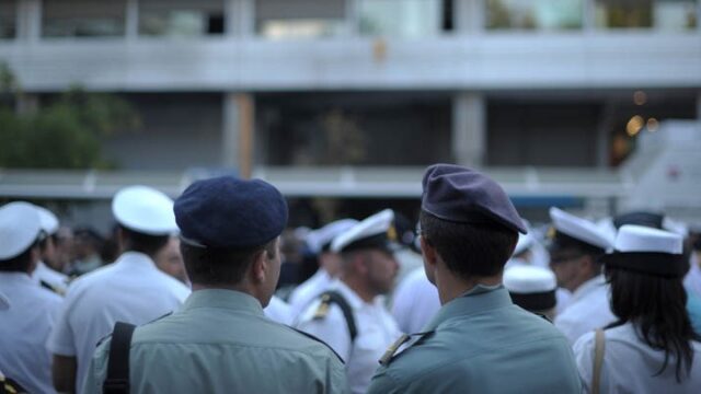 Σε δημόσια διαβούλευση το ν/σ για τις αλλαγές στους φόρους και τους μισθούς ενστόλων