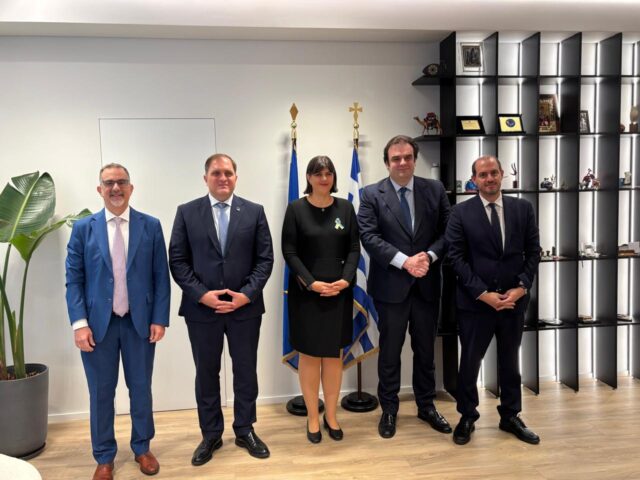 Συνάντηση Πιερρακάκη με την Ευρωπαία εισαγγελέα στα γραφεία της ΑΑΔΕ