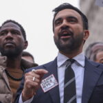 Εκλογές στη Νέα Υόρκη: Ο Ζόραν Μαμντάνι φαβορί για δήμαρχος