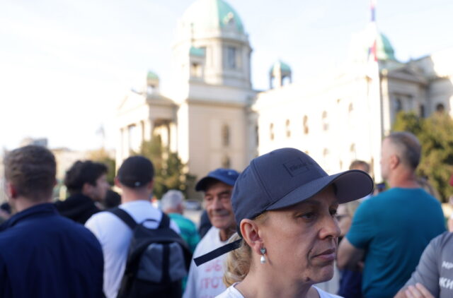 Σερβία: Υποστηρικτές του προέδρου επιτέθηκαν στη μητέρα που κάνει απεργία πείνας