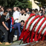 Πλήθος κόσμου τιμά την 52η επέτειο της εξέγερσης του Πολυτεχνείου