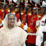 «Πολιτικά υποκινούμενη παρωδία δίκης»: Η πρώτη αντίδραση της Χασίνα στη θανατική καταδίκη της