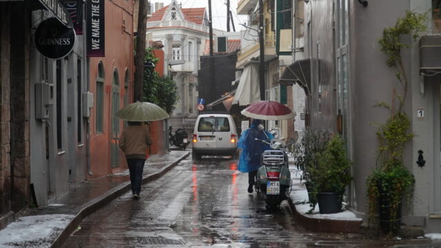 Κακοκαιρία: Ισχυρές βροχές και καταιγίδες σήμερα σε Λέσβο και Χίο