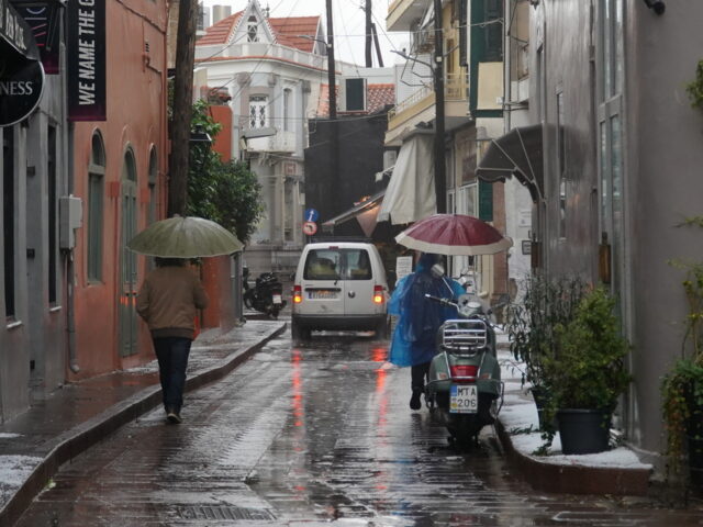 Κακοκαιρία: Ισχυρές βροχές και καταιγίδες σήμερα σε Λέσβο και Χίο