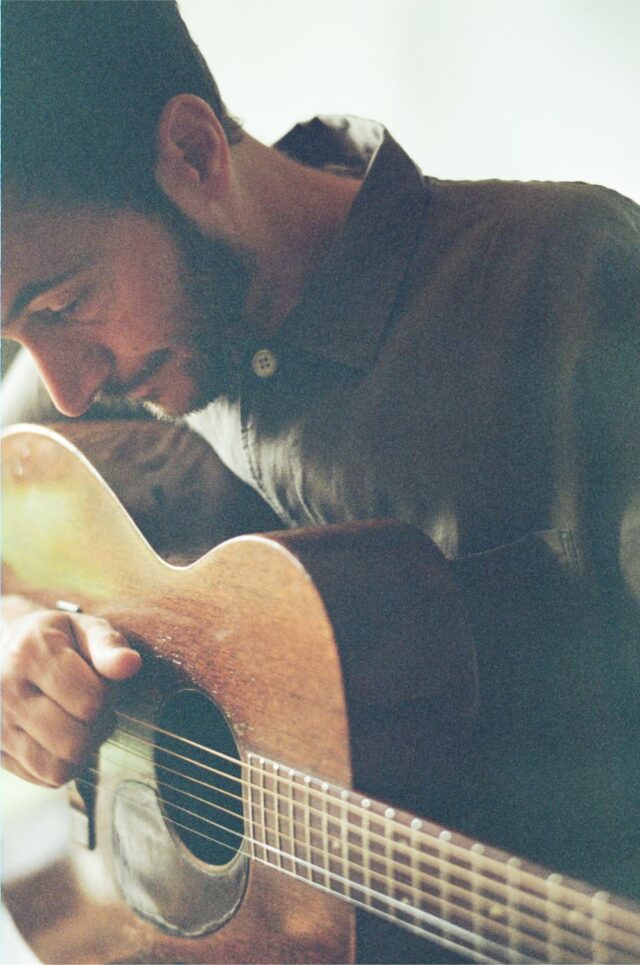 O Tom Smith των Editors στο Gagarin 205