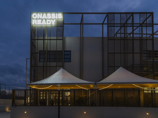 Τέσσερις εικαστικοί καλλιτέχνες παίζουν μουσική στο Onassis Ready