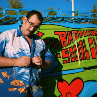 Π.Ι.Ε.Β.: “Είμαι καλλιτέχνης στην Ελλάδα.. που υποβαθμίζει κάθε μέρα, με κάθε τρόπο τους καλλιτέχνες”