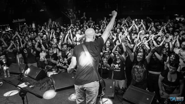 Τα Γυμνά Καλώδια live στο Κύτταρο