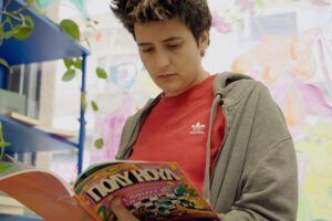 Η Σμαράγδα Αλεξανδρή κατάφερε να κάνει τη γνώση ΠΟΛΥ ΚΟΥΛ