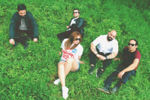 Sugar for the Pill: «Κάθε φορά που γράφουμε ένα νέο δίσκο, καλούμαστε να βουτήξουμε βαθιά μέσα μας»