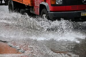 Κακοκαιρία: «Κόκκινος συναγερμός» σε Αχαΐα και Ηλεία για τον κίνδυνο πλημμυρικών φαινομένων