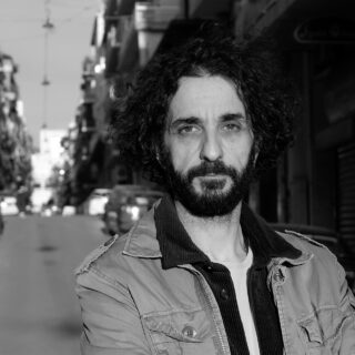 Ο Χάρης Χαραλάμπους Καζέπης πιστεύει πως το θέατρο είναι μια πολιτική πράξη