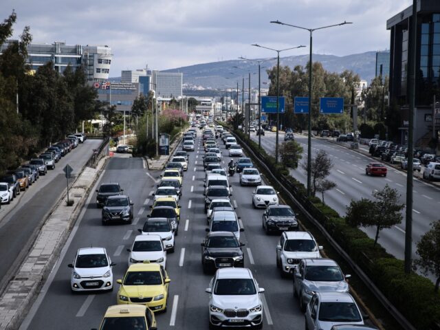 Επιστροφή πινακίδων ενόψει εορτών από τον Δήμο Αθηναίων