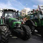 Αποχωρούν οι αγροτοκτηνοτρόφοι από το εμπορικό λιμάνι του Βόλου