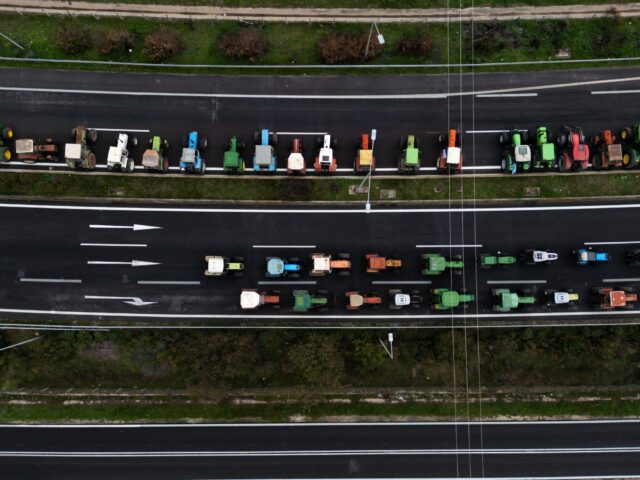 Κλιμακώνουν τις κινητοποιήσεις τους οι αγρότες της Στερεάς Ελλάδας