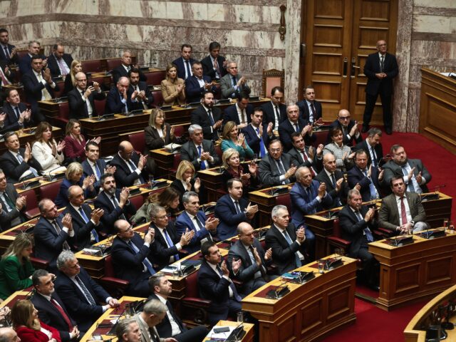 Βουλή: Συνεχίζεται η συζήτηση για νέο ΕΠΑ και μεταφορά ΟΠΕΚΕΠΕ στην ΑΑΔΕ