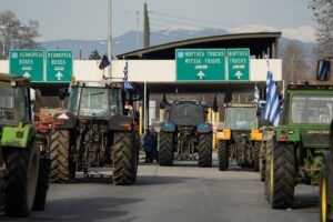 Αγροτικές κινητοποιήσεις: Πολύωροι αποκλεισμοί και σήμερα στα τελωνεία