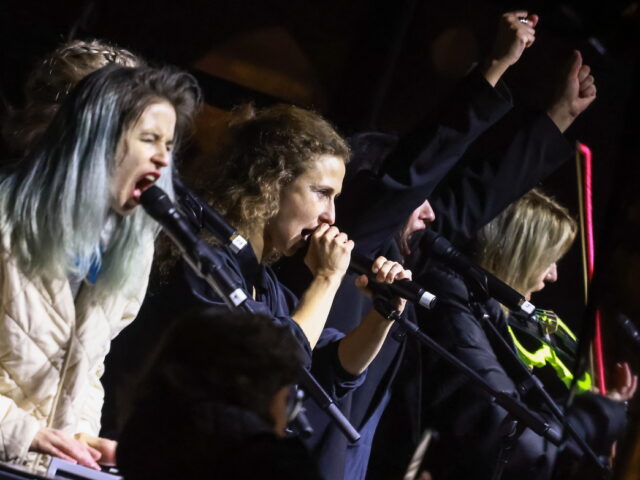 Ρωσία: Δικατήριο χαρακτήρισε το συγκρότημα Pussy Riot «εξτρεμιστική οργάνωση»