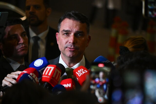 Υποψήφιος για τις προεδρικές εκλογές της Βραζιλίας ο γιος του Μπολσονάρου