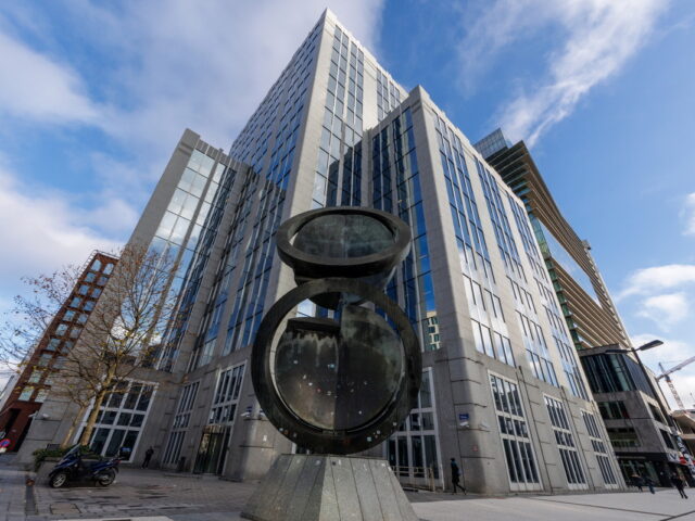 Η Ρωσία ζητάει αποζημίωση 230 δισ. δολαρίων από τη Euroclear