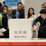 Χονγκ Κονγκ: Χαμηλό το ποσοστό συμμετοχής στις εκλογές στον απόηχο της πολύνεκρης πυρκαγιάς