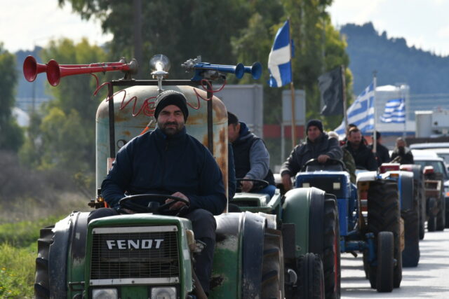 Μηχανοκίνητη πορεία αγροτών στην Πάτρα [ΒΙΝΤΕΟ]