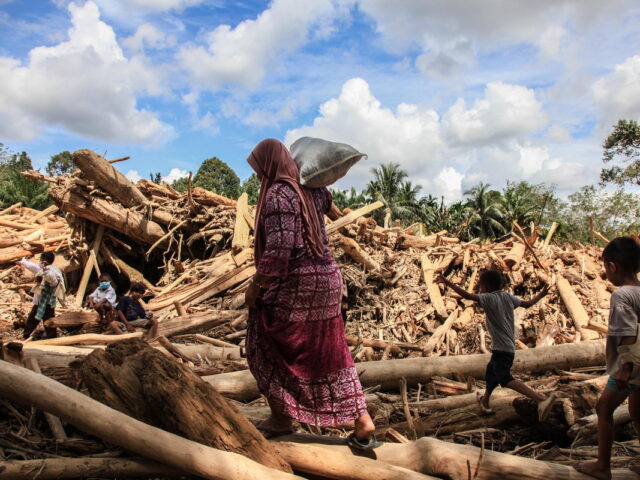 Ινδονησία: Θύματα των πλημμυρών ζητούν διεθνή βοήθεια