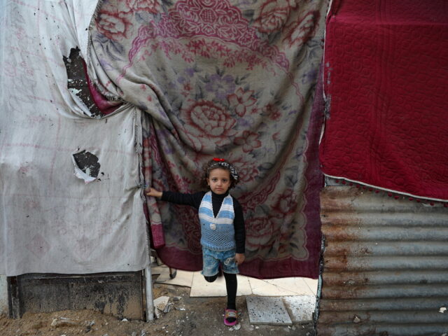 Ο αγώνας των Παλαιστινίων για στέγη στον χειμώνα της Γάζας