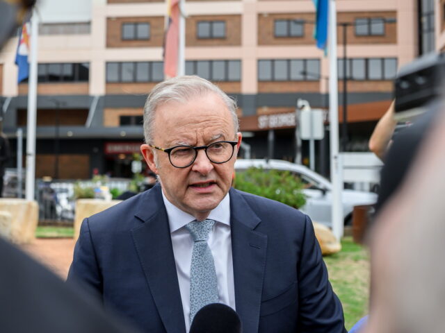 Ο πρωθυπουργός της Αυστραλίας επισκέφθηκε τον «ήρωα» της παραλίας Μπόνταϊ