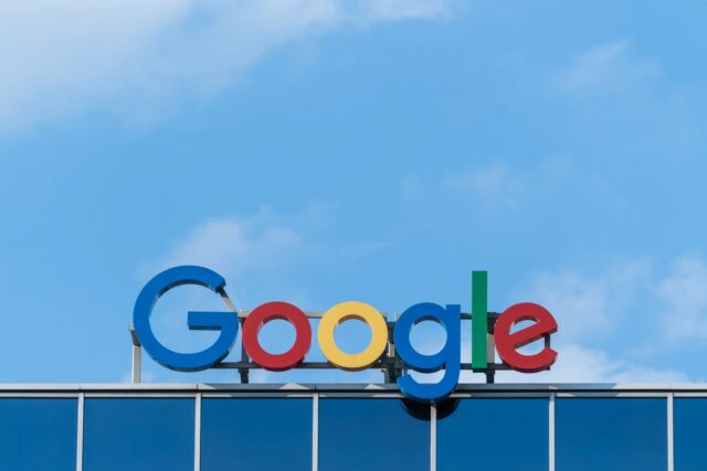 ΕΕ: Έρευνα κατά της Google σχετικά με καταχρηστική χρήση δεδομένων για την AI
