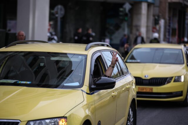 Χωρίς ταξί και σήμερα η Αττική – Το ΣΑΤΑ παρατείνει την απεργία