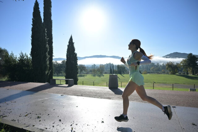 Δρομείς από όλο τον κόσμο στην Αρχαία Ολυμπία – Ο Μαραθώνιος 2025 αφήνει ισχυρό αποτύπωμα