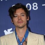 Ο Χάρι Στάιλς τερματίζει τη διετή αποχή από τη μουσική με ένα βίντεο-έκπληξη [video]