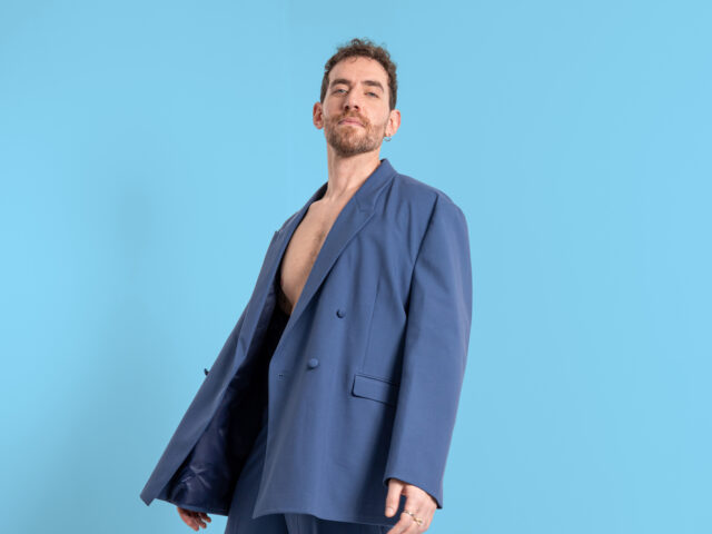 Ο Αλέξανδρος Τζοβάνι στη μουσική σκηνή «Ράδιο»