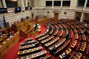 Στη Βουλή η πρόταση Μητσοτάκη για διακομματική επιτροπή για τον πρωτογενή τομέα