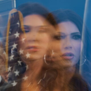 Ποια είναι η πολιτική προϊσταμένη της ICE Κρίστι Νόεμ;