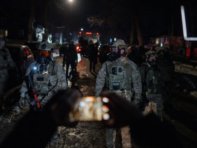 Αυξημένες εξουσίες στην ICE να συλλαμβάνει πρόσφυγες δίνει η κυβέρνηση Τραμπ