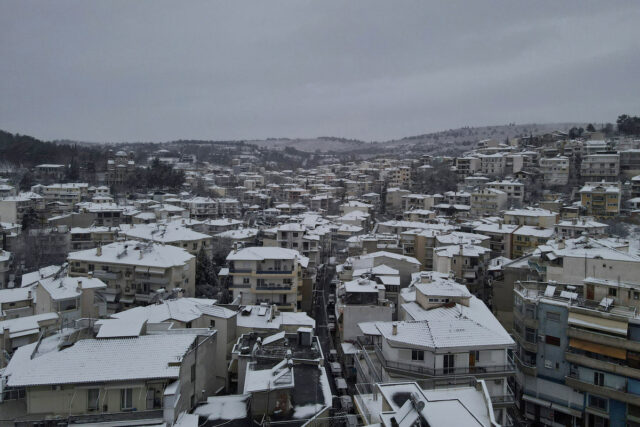 Χιονίζει από τα ξημερώματα στη Δυτ. Μακεδονία – Πού χρειάζονται αλυσίδες