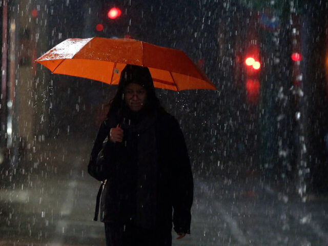 Κακοκαιρία σε όλη τη χώρα με βροχές, καταιγίδες και τοπικές χαλαζοπτώσεις