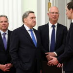 Ξεκίνησαν οι κρίσιμες συνομιλίες ΗΠΑ, Ρωσίας, Ουκρανίας στο Άμπου Ντάμπι